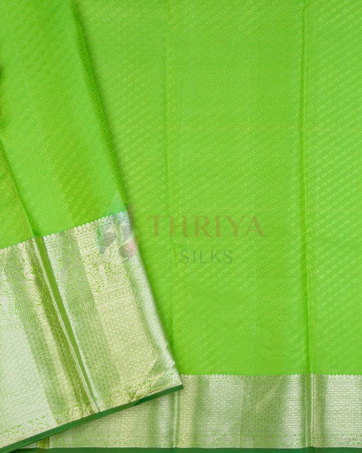 Parrot Green Kanchipuram Silk Saree - BWS31(816)
