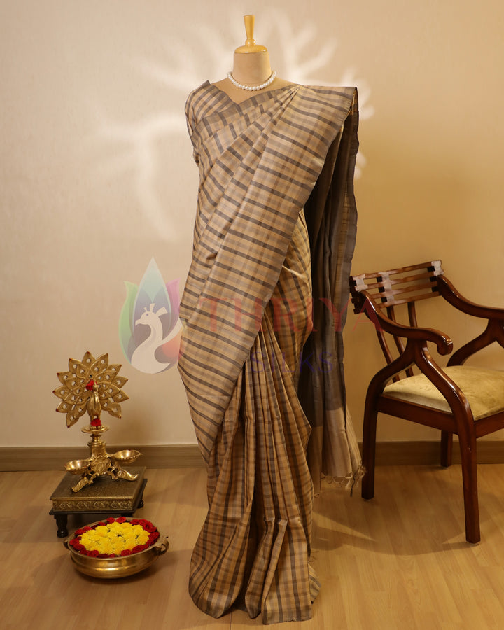 Ivery And Grey Tussar Saree - TSW150312