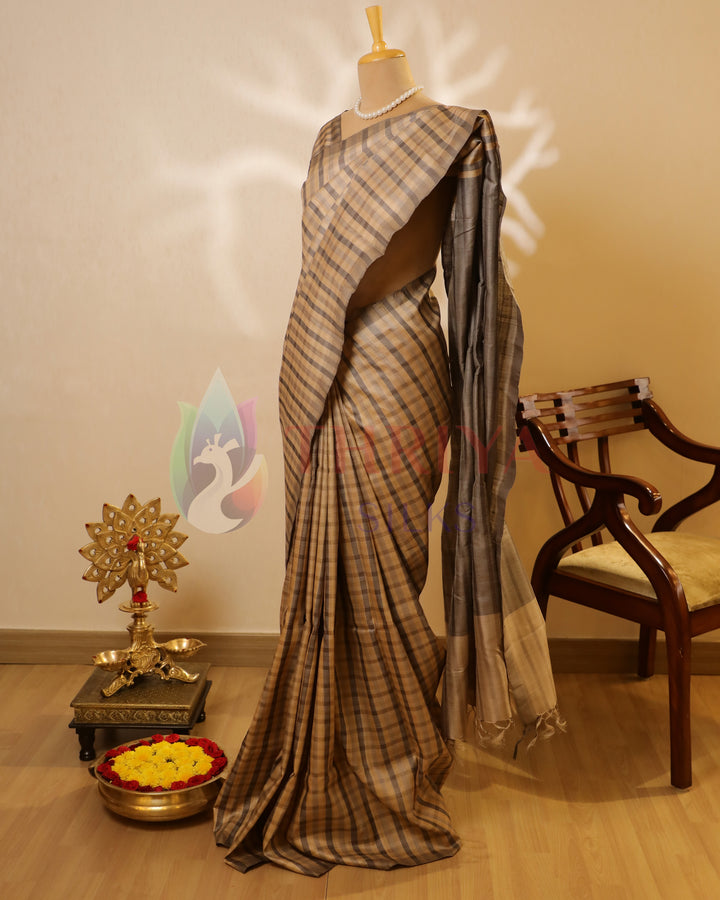 Ivery And Grey Tussar Saree - TSW150312