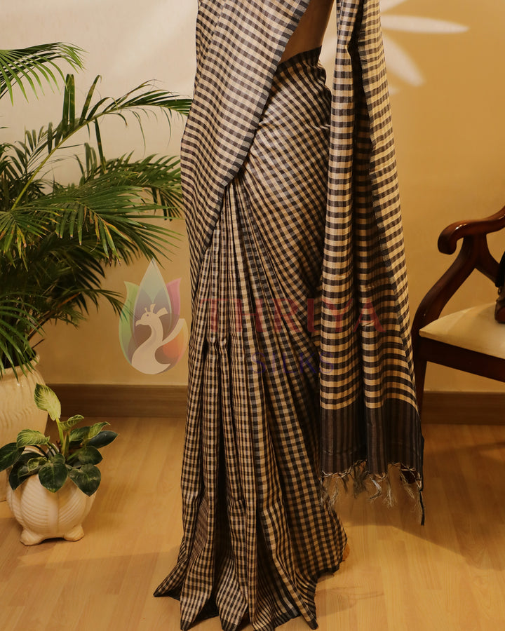 Black & White Tussar Saree - TSW150307